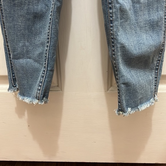 American Eagle Distressed overalls - Picture 5 of 5